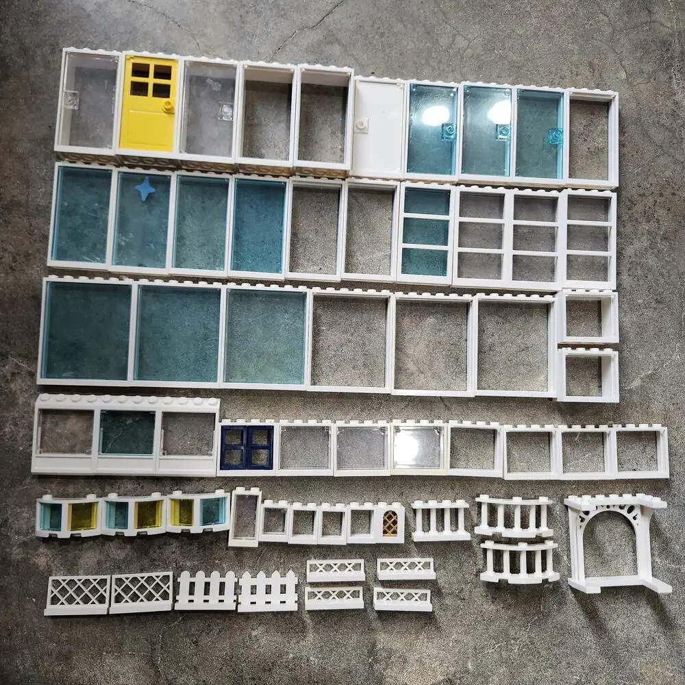 50 LEGO DOORS WINDOWS FENCES SHUTTERS PIECES LOT house town city castle